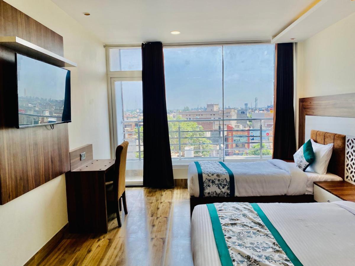 أمريتسار Hotel White House By An Hotels - Walking Distance From Golden Temple المظهر الخارجي الصورة